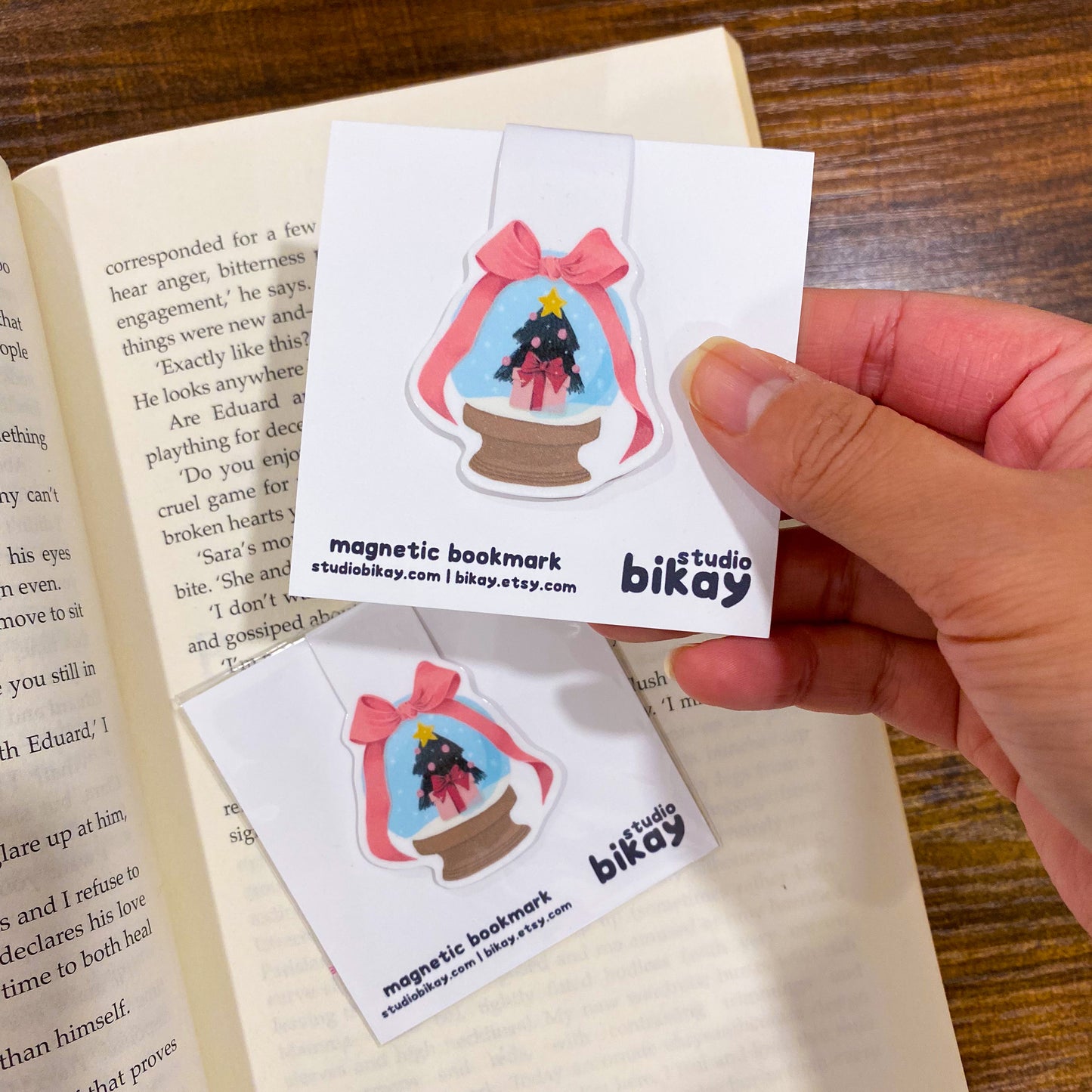 Christmas Tree Snow globe Magnetic Bookmark