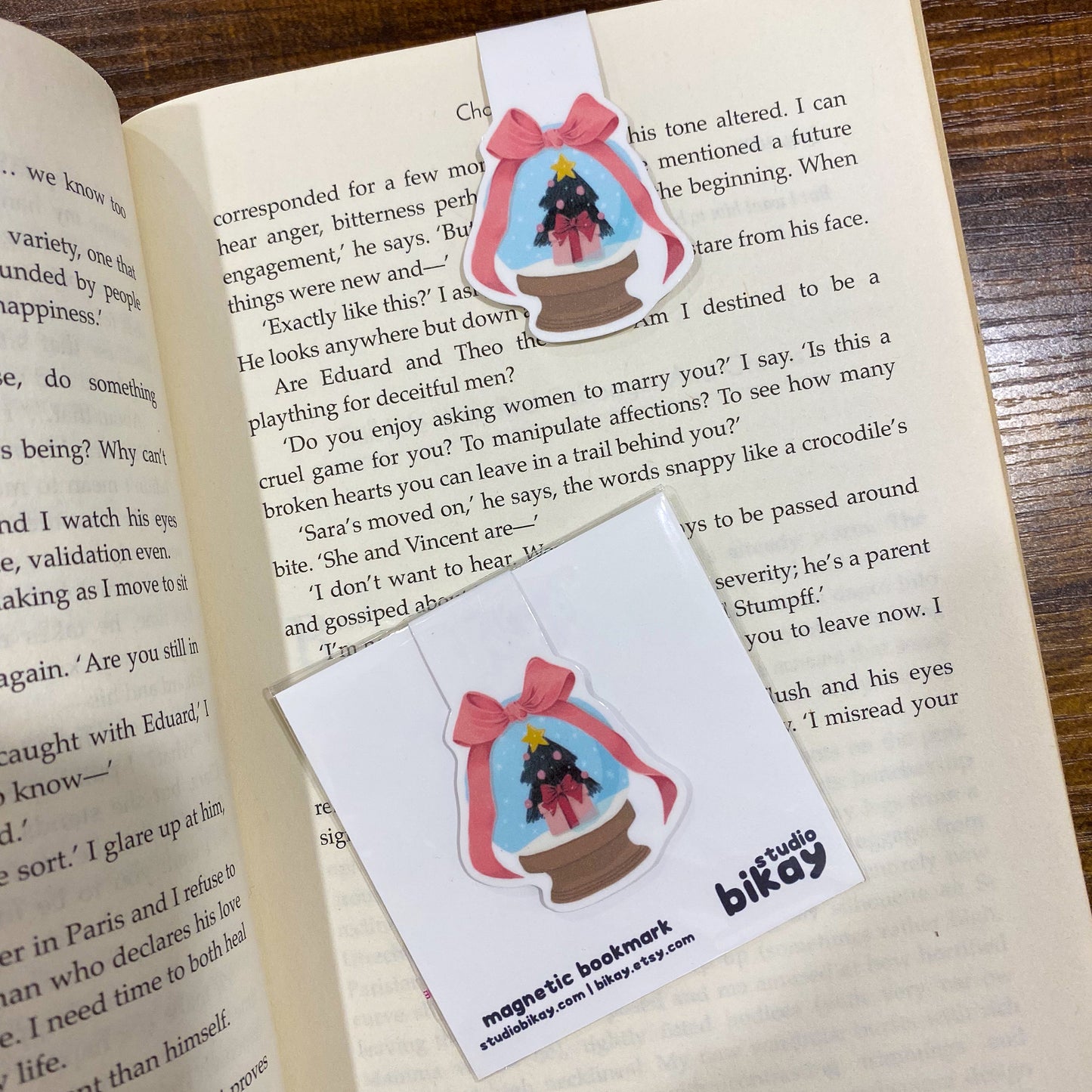Christmas Tree Snow globe Magnetic Bookmark