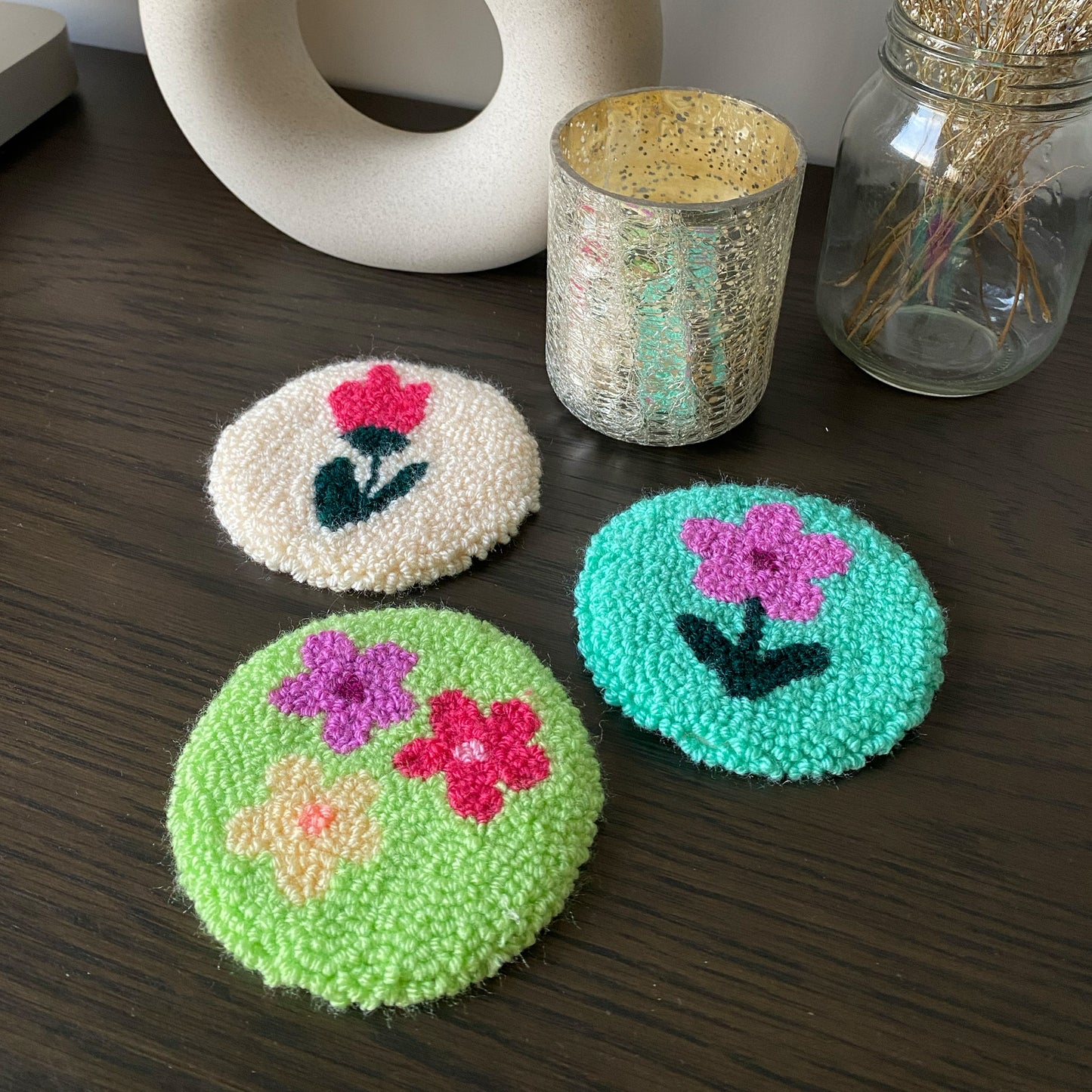 Colorful flowers mug rug