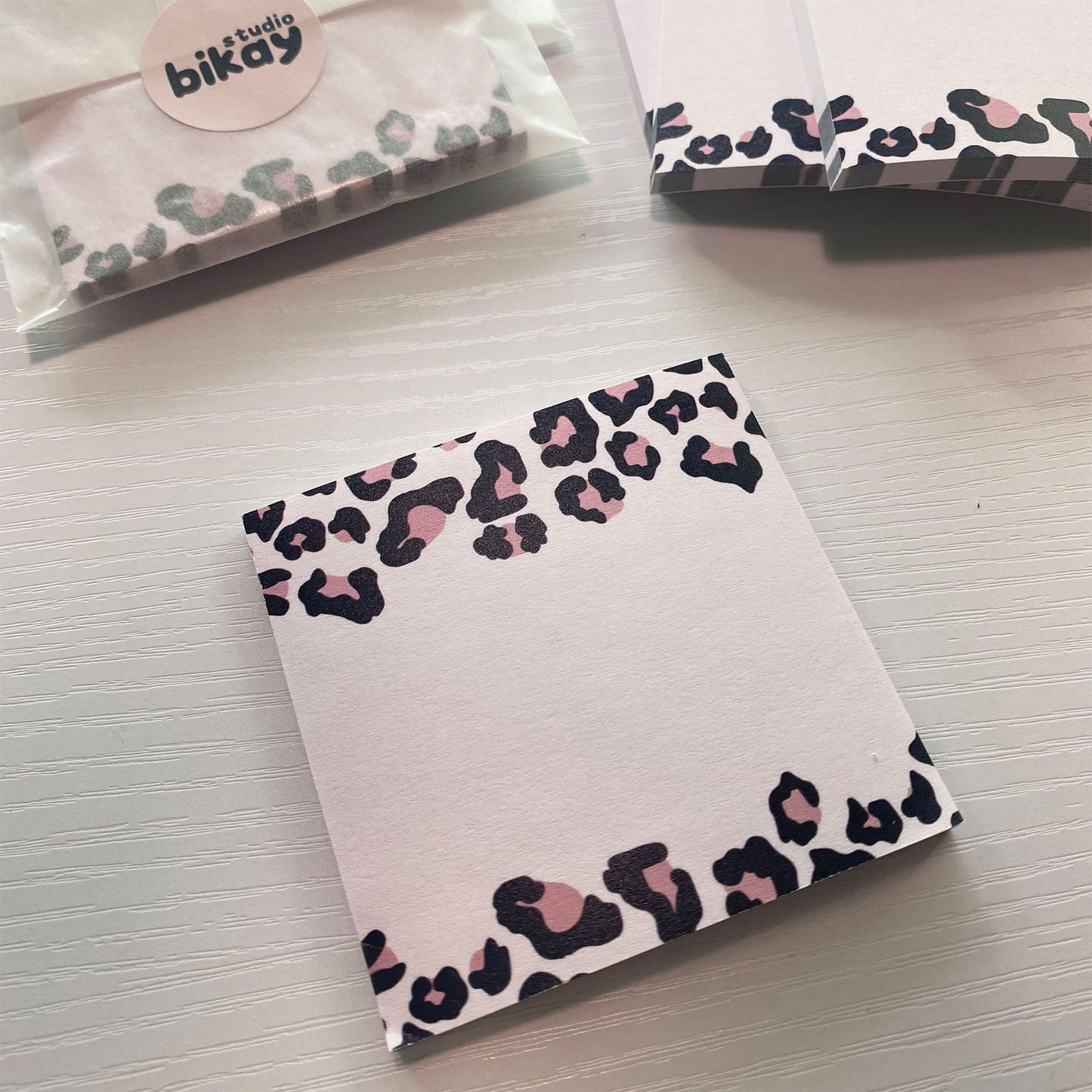 Pink Leopard print sticky notes