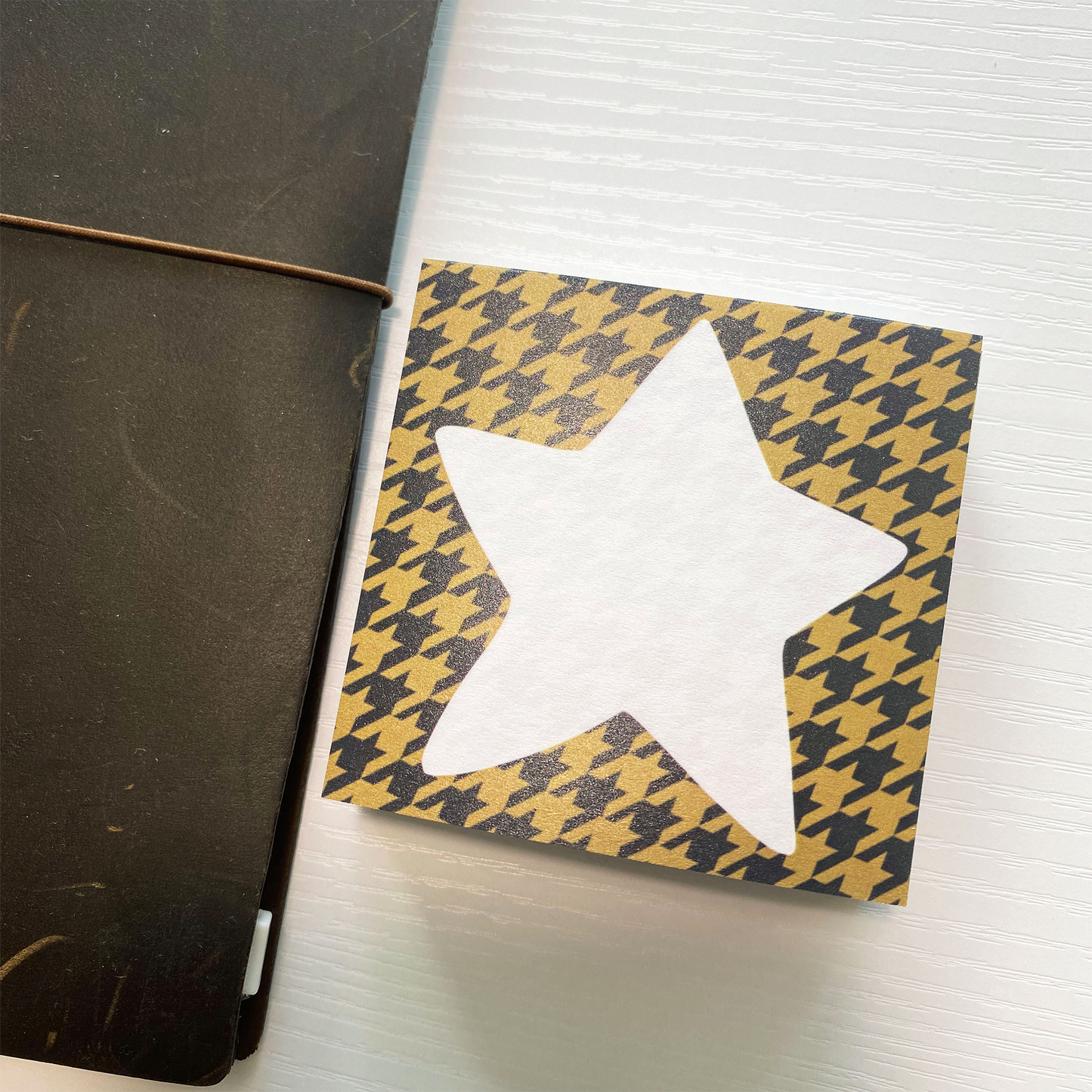 Houndstooth star sticky notes